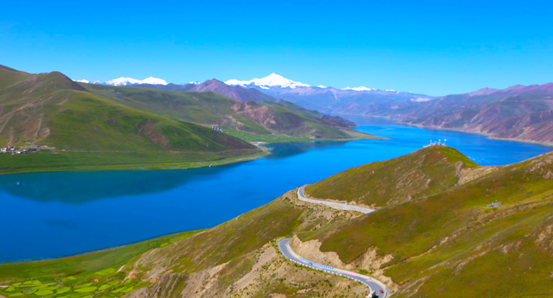 Yamdrok Lake