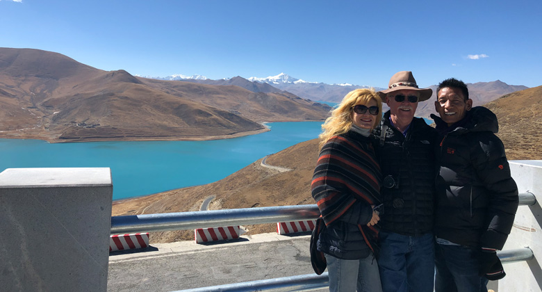 visit Yamdrok Lake whit our Tibetan guide