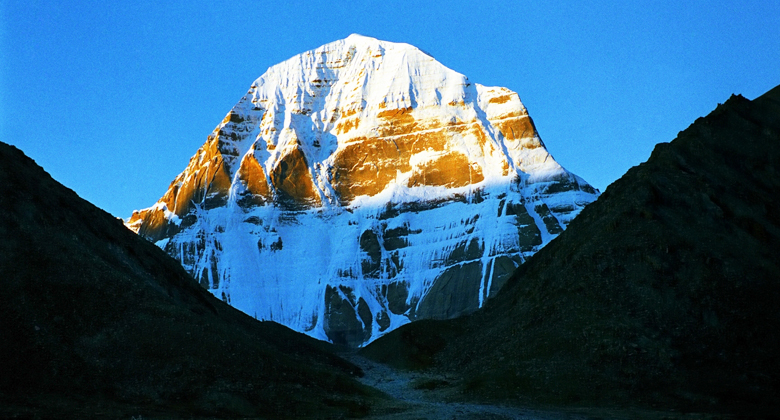 Ein Panorama für den Berg Kailash am kühlen Morgen