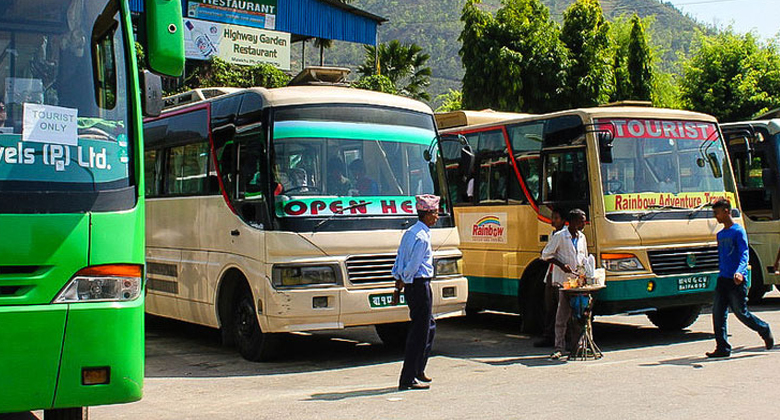 Nepalesischer Touristenbus