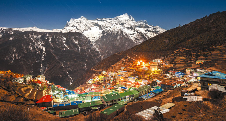 Tibetisches Bergvolk In Nepal Der Everest Macht Die Welt Mit Dem Sherpa Bekannt