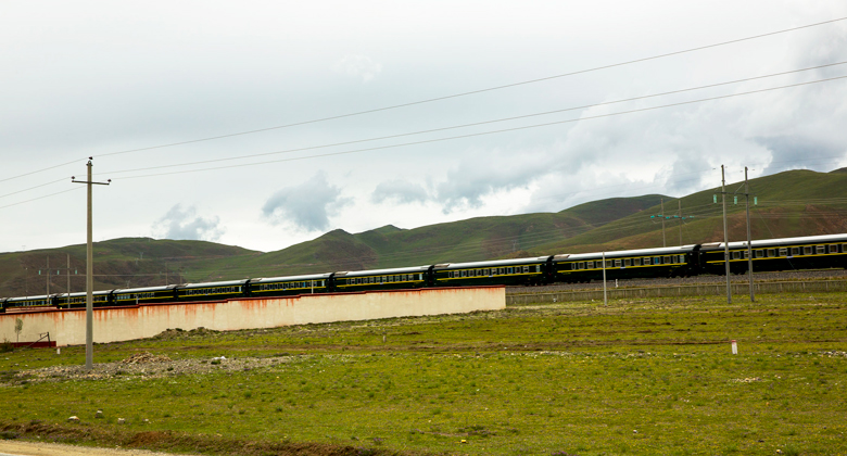 Mit dem Tibet Zug nach Lhasa können Sie Ihre Kosten am besten senken
