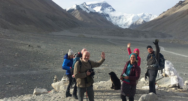 Wanderung wird zu einer Tour während der Reise in Tibet