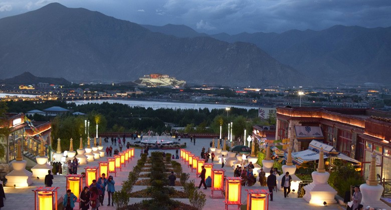 Lhasa bei Nacht