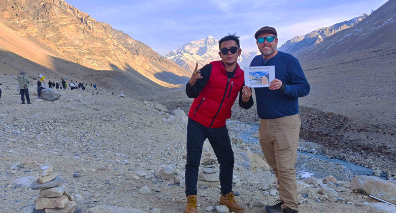 Tibet EBC tour with travel guide