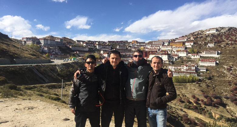 Unsere erfahrene Reiseleiter zeigen Ihnen authentisches Tibet