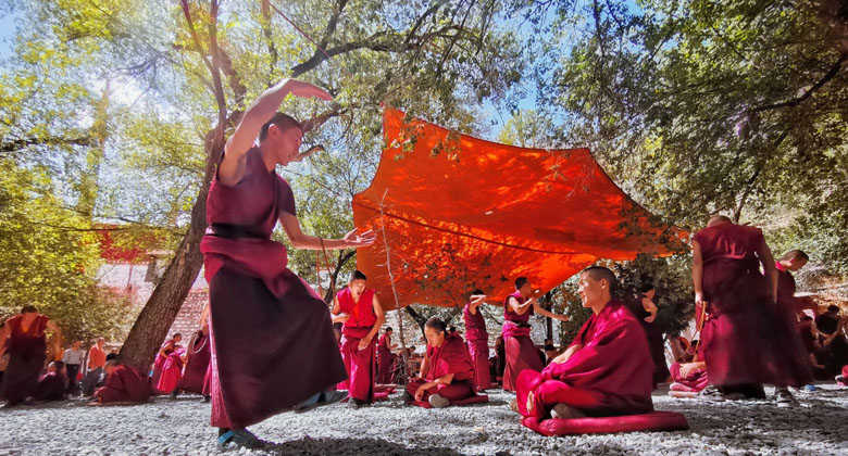 Sera Monastery Monks dabate